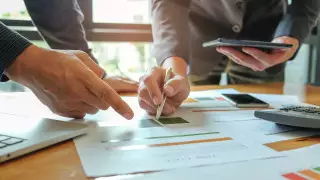 Депутат сравнил путаницу в налогах на авто с попыткой "обобрать" казахстанцев