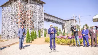 В Шамалгане завершилось строительство пешеходного моста