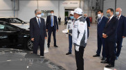 Токаев посетил автозавод в Алматы
