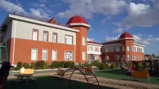 Пол провалился в новых детсадах в Атырауской области