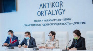 В Алматы подвели итоги экспертизы: поставщики заменят учащимся планшеты с заводским браком