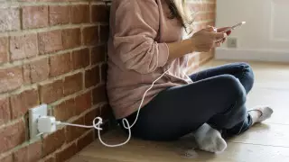 15-летняя девочка погибла в Алматинской области, заряжая телефон