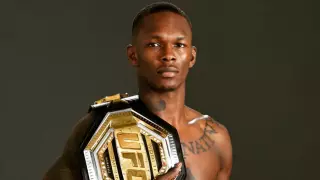 Чемпион UFC объяснился по поводу выросшей груди