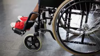 Казахстанская журналистка организовала сбор средств на инвалидные кресла для детей Сирии