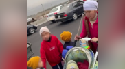 "Бросалась камнями и укусила за руку" - попрошайка с детьми напала на водителя в Алматы