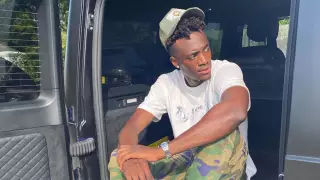 Футболисты сборной Англии устроили вечеринку в карантин