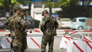 Президент Кыргызстана поручил ввести в Бишкек войска