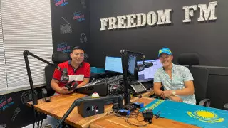 "Почувствовать родину". Как алматинец открыл казахское радио в Нью-Йорке