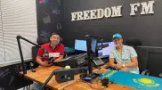 "Почувствовать родину". Как алматинец открыл казахское радио в Нью-Йорке