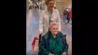 Малышеву осудили за прогулку с 87-летней матерью по ТЦ без масок