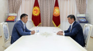 Переговоры об отставке президента Кыргызстана продолжаются