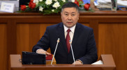 Спикер парламента Кыргызстана отказался от президентских полномочий