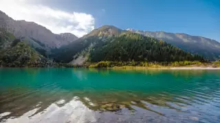 Туалеты и урны установят на озере Иссык после жалоб