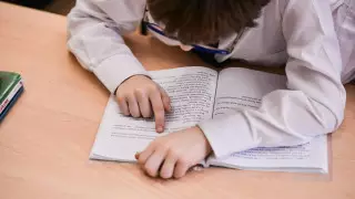 Токаев поднял проблему низкой читательской грамотности школьников