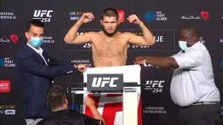 Хабибу пришлось полностью раздеться, чтобы сделать вес перед боем с Гэтжи