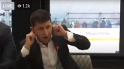 Зеленский испугался громкого звука. Момент попал на видео