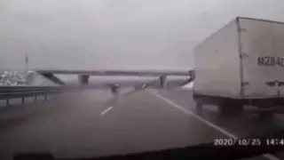 "В рубашке родился". Мужчина чудом выжил на трассе Темиртау - Караганда