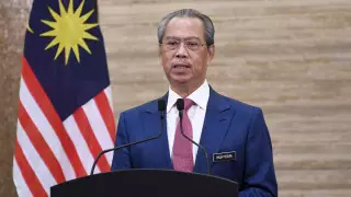 Премьеру Малайзии пригрозили увольнением после неудачной попытки ввести режим ЧП