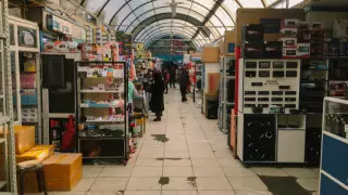 Шанс заразиться COVID-19 на барахолке оценил Бекшин