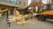 Незаконную пристройку к элитному ЖК снесли в Алматы