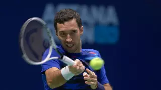 Михаил Кукушкин сенсационно победил в матче с первым сеяным Astana Open Бенуа Пером