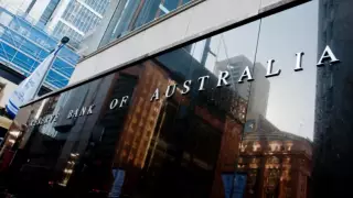 Австралийские банки пожаловались на избыток денег