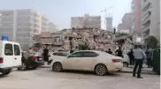 Сильное землетрясение разрушило 20 зданий в турецком Измире