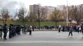 На митингах в Минске стреляют и взрывают светошумовые гранаты - СМИ