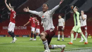 "Манчестер Юнайтед" впервые за 14 лет проиграл "Арсеналу" на своем поле