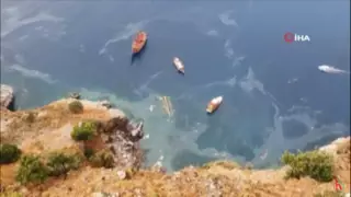 Катер с туристами перевернулся в турецкой Анталье