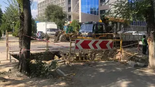 Трубы по Толе би проложили с нарушениями в Алматы