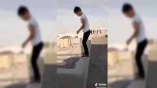 Подростки сняли на видео опасный трюк на крыше высотки в Актау