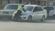 Полицейского протащили на капоте авто в Кызылорде