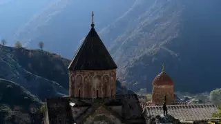 Баку дал Еревану отсрочку на вывод жителей из района в Карабахе