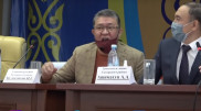 Кричал и ударил кулаком по столу. Поведение главврача изучат в Алматинской области