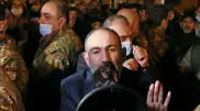 Пашинян неожиданно вышел к народу в Ереване