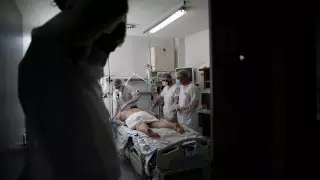 Названы люди с большей вероятностью повторного заражения COVID-19