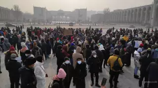 В Бишкеке прошла акция против референдума и изменения Конституции