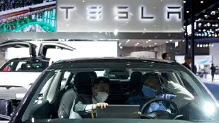 Tesla отзывает в США свыше девяти тысяч автомобилей