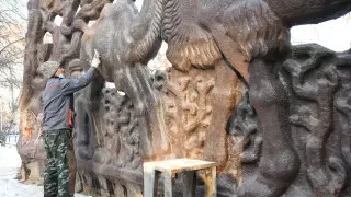 В Алматы восстанавливают советское панно "Верблюды"