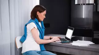 Бекшин призвал перевести на удаленку 80 процентов сотрудников