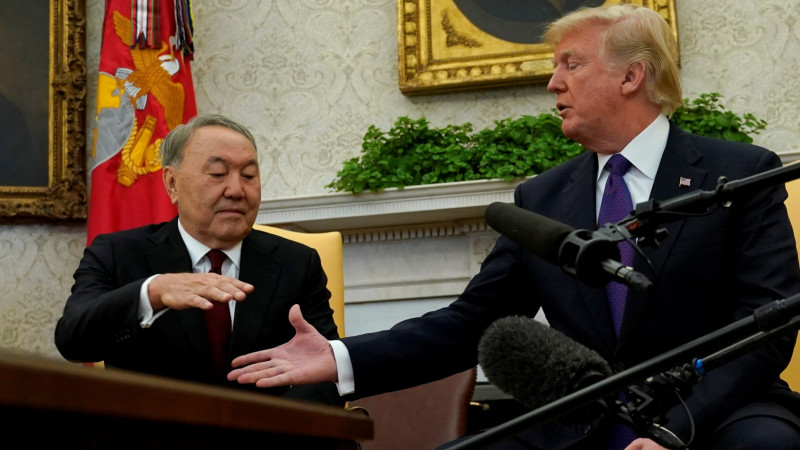 Нурсултан Назарбаев и Дональд Трамп. Фото: REUTERS/Kevin Lamarque