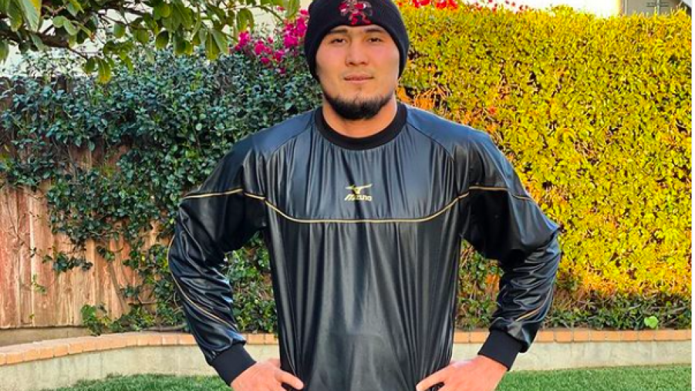 Непобежденный казахстанский боксер выиграл 14-й бой