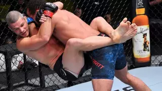 Боец UFC по прозвищу Король Обезьян победил редчайшим приемом за 22 секунды