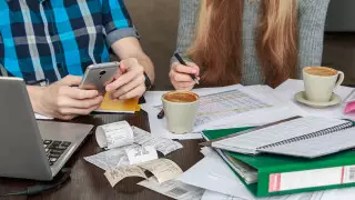 "Полный бардак": на жалобы казахстанцев на работу налоговой ответили в КГД