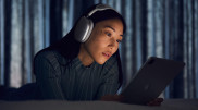 Apple представила новые накладные наушники AirPods Max