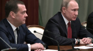 Путина и Медведева наделили пожизненной неприкосновенностью