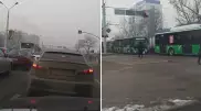 "40 минут стоим": водителей возмутила огромная пробка в Алматы