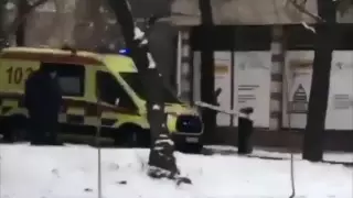 "Загоняют себя в ловушку": скорая в Алматы не могла проехать из-за шлагбаума