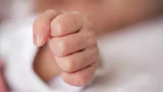 Умер младенец, ради которого развернули самолет Актау - Стамбул